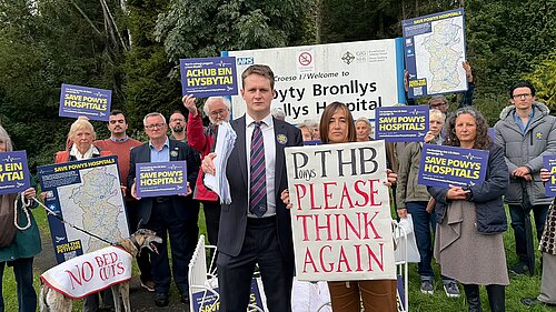 Petition being handed in by David Chadwick MP, Jane Dodds MS, Cllr Glyn Preston and Cllr Richard Church and Carol Robinson
